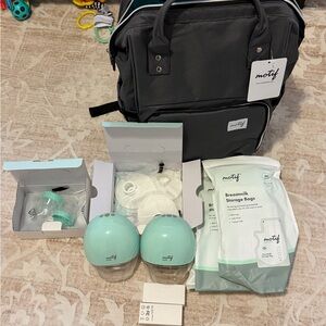 Motif Gray and Mint Breastmilk Storage Set